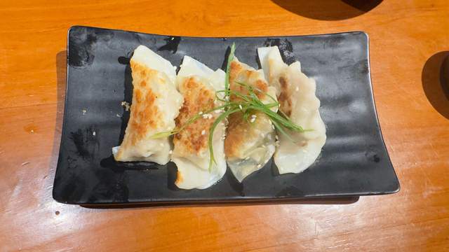 Menggigit Kenangan: HI! Gyoza, Rasa yang Menghidupkan Cilacap